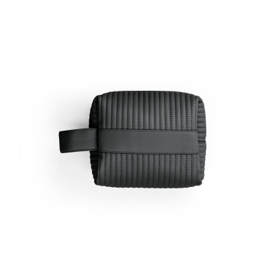 GILI. PU handbag (21 recycled PU and 30 recycled polyester)